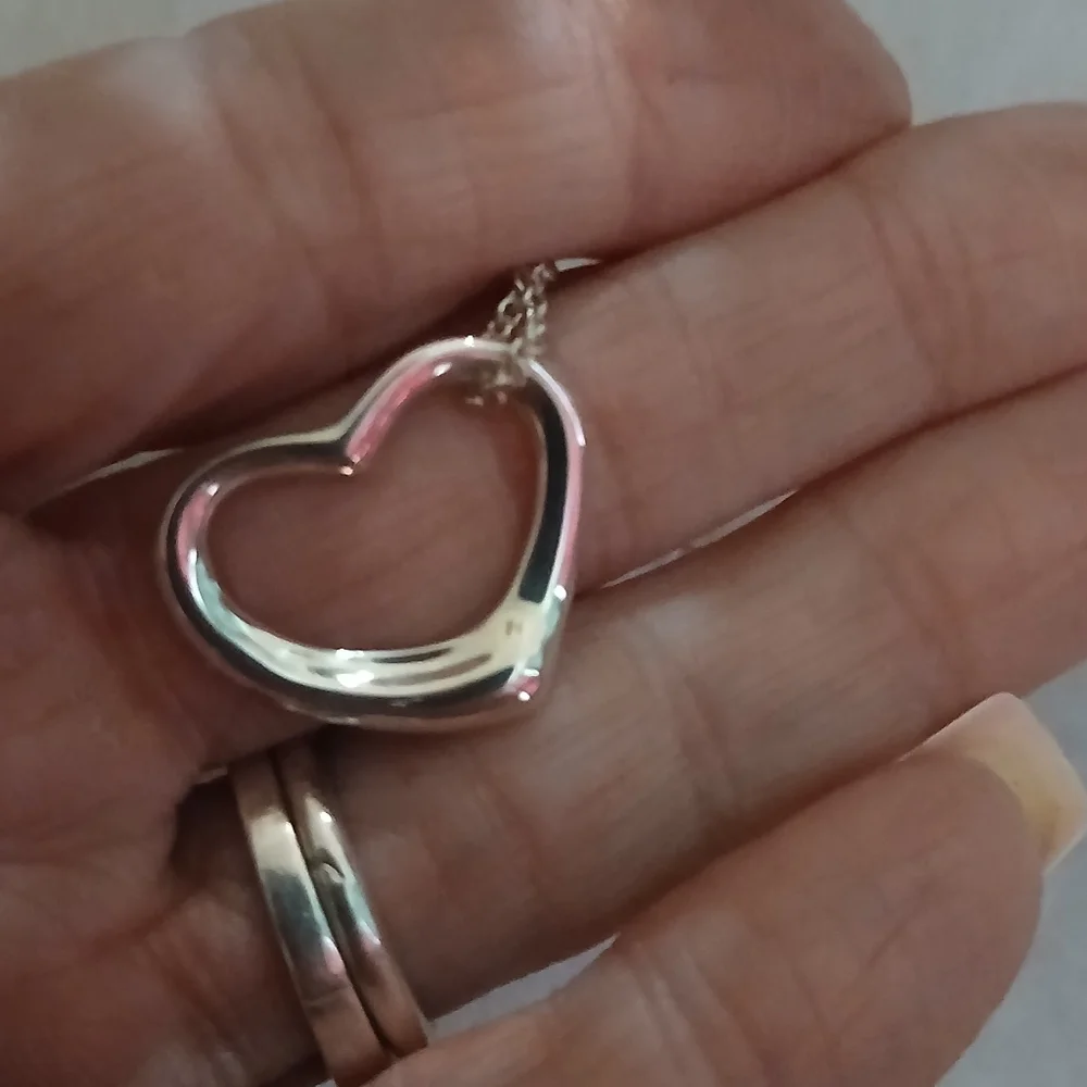 Tiffany & Co. Open Heart Silver Necklace! A True Classic! Sterling Silver! - Picture 6 of 12